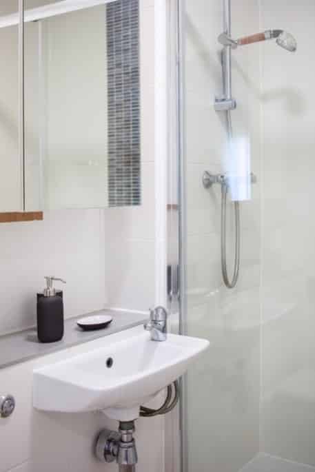 Room in a 2 Bedroom Apartment, Tyndall's Park Rd, Clifton, Bristol BS8 1PG (16) - Bristol, England, United Kingdom - Bedroom 1 - Bathroom