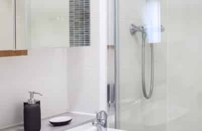 Room in a 2 Bedroom Apartment, Tyndall's Park Rd, Clifton, Bristol BS8 1PG (16) - Bristol, England, United Kingdom - Bedroom 1 - Bathroom