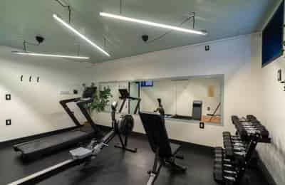 Crown 1162, New York - New York City, New York, United States - Amenities