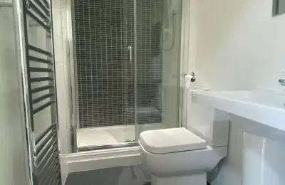 35K Western Boulevard, Leicester - Leicester, England, United Kingdom - Bathroom