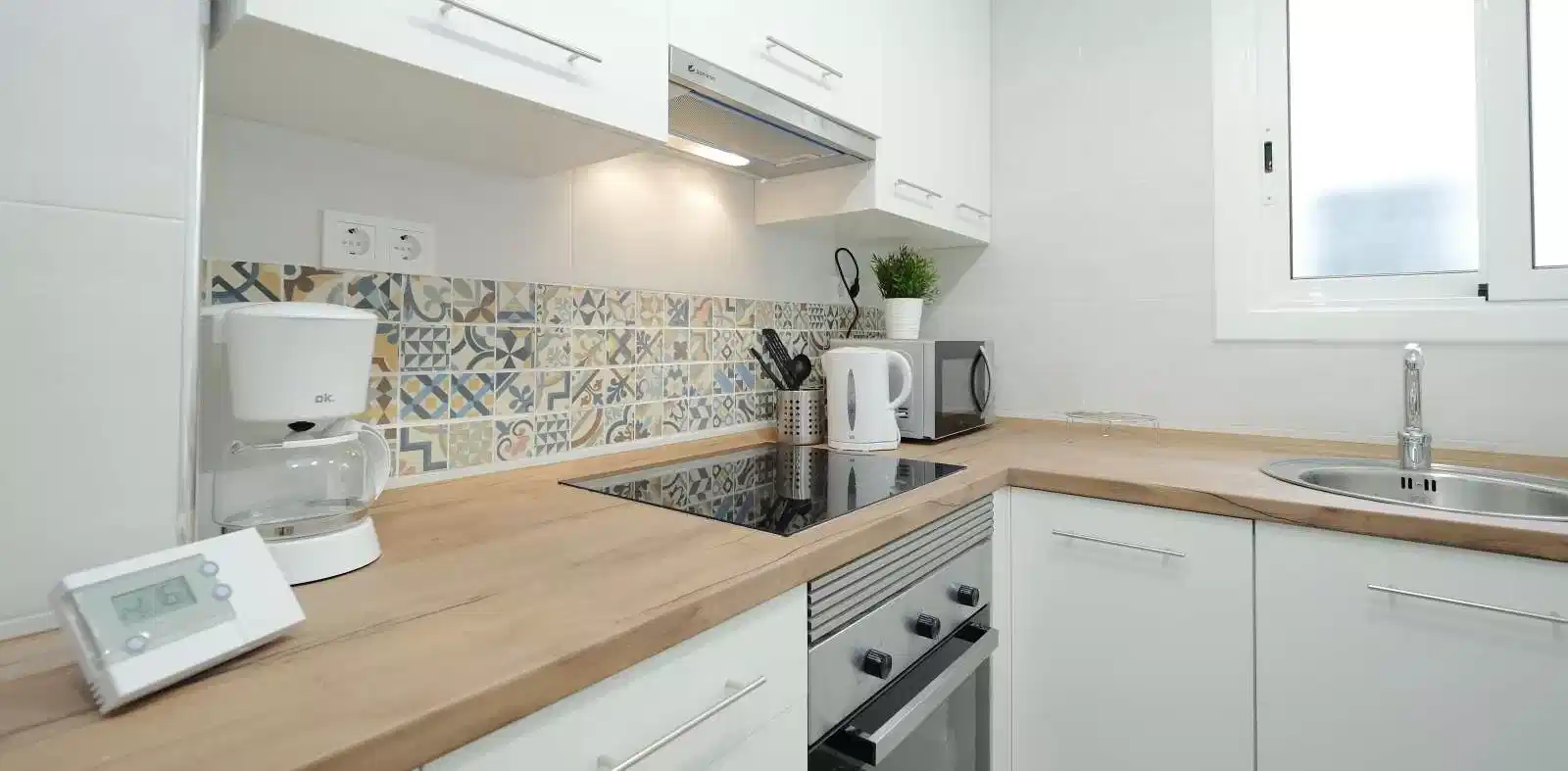 Rosalia De Castro, Barcelona - Barcelona, Spain - Kitchen