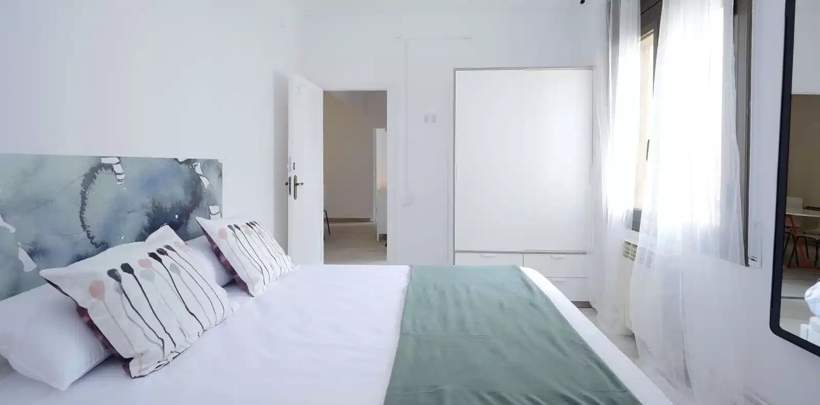 Kitchen?w=400&h=260&fit=crop&q=40&auto=format&trim=auto