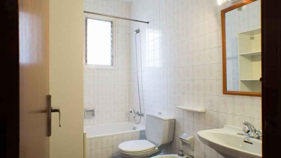 Santa Perpetua, Barcelona - Barcelona, Spain - Bathroom