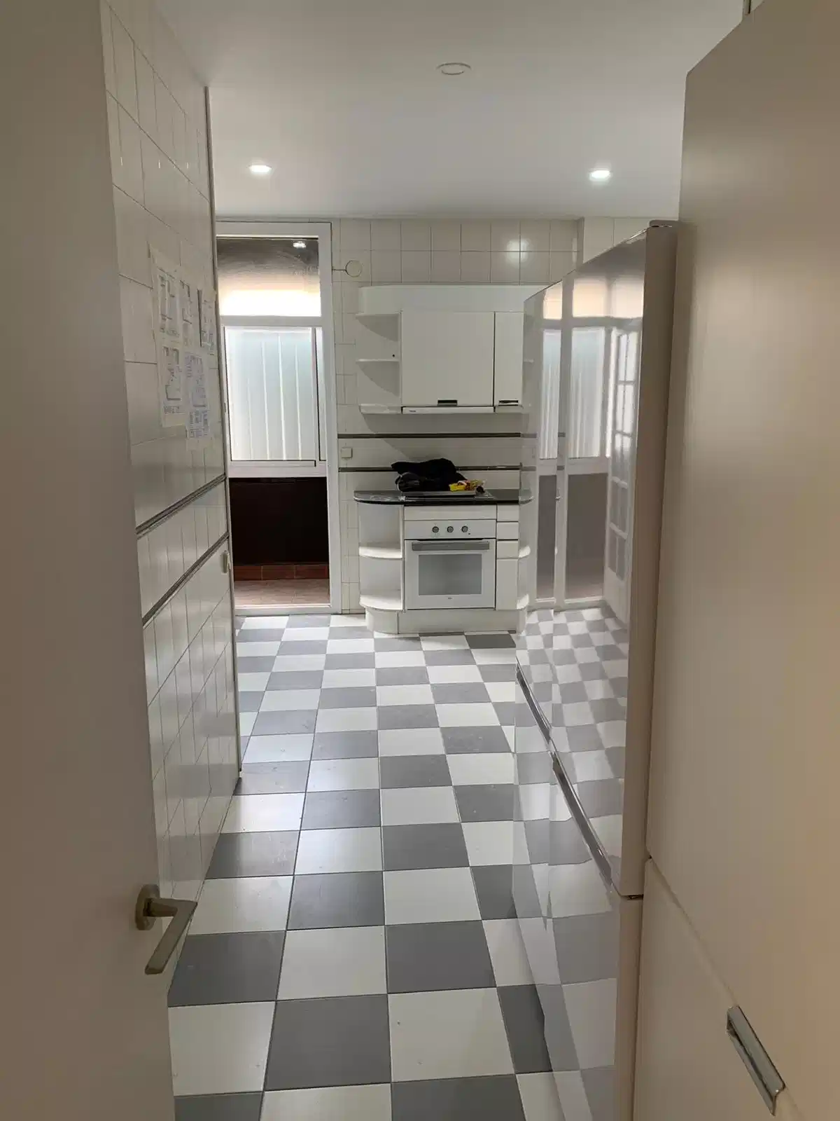 Paseo Manuel Girona, Barcelona - Barcelona, Spain - Amenities