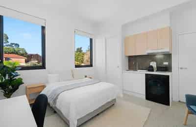 Single Studio - Bedroom?w=400&h=260&fit=crop&q=40&auto=format&trim=auto