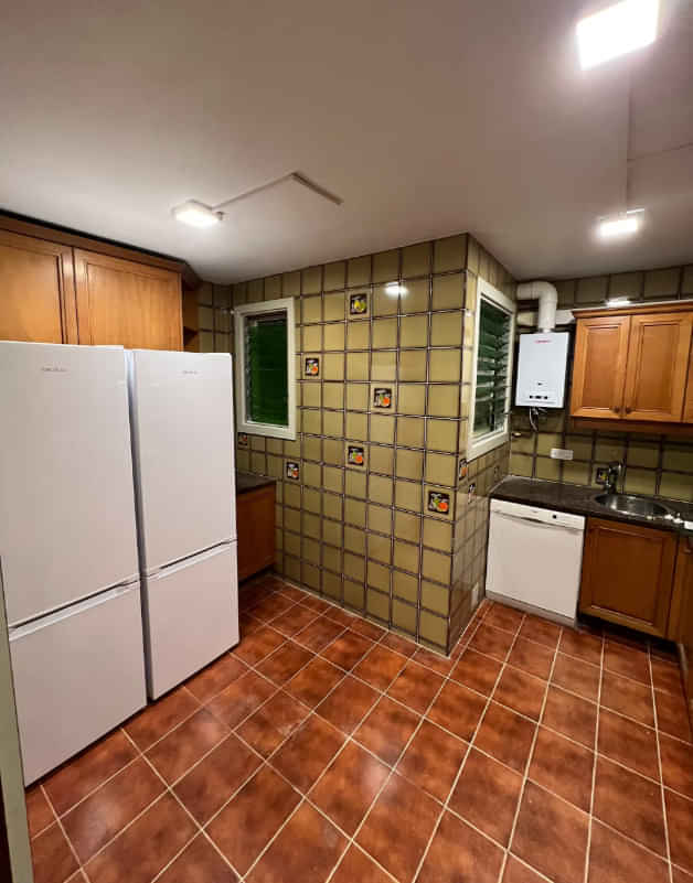 Carrer De Occidente, Barcelona - Barcelona, Spain - Kitchen