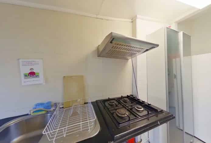 Exterior?w=400&h=260&fit=crop&q=40&auto=format&trim=auto