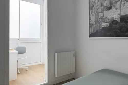 Kitchen?w=400&h=260&fit=crop&q=40&auto=format&trim=auto