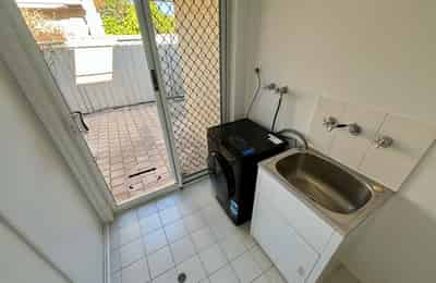 Amenities?w=400&h=260&fit=crop&q=40&auto=format&trim=auto