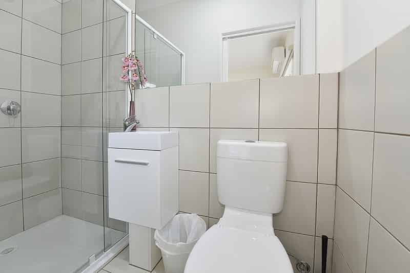 206 Drummond St Carlton, Melbourne - Melbourne, Victoria, Australia - Studio 8 - Bathroom