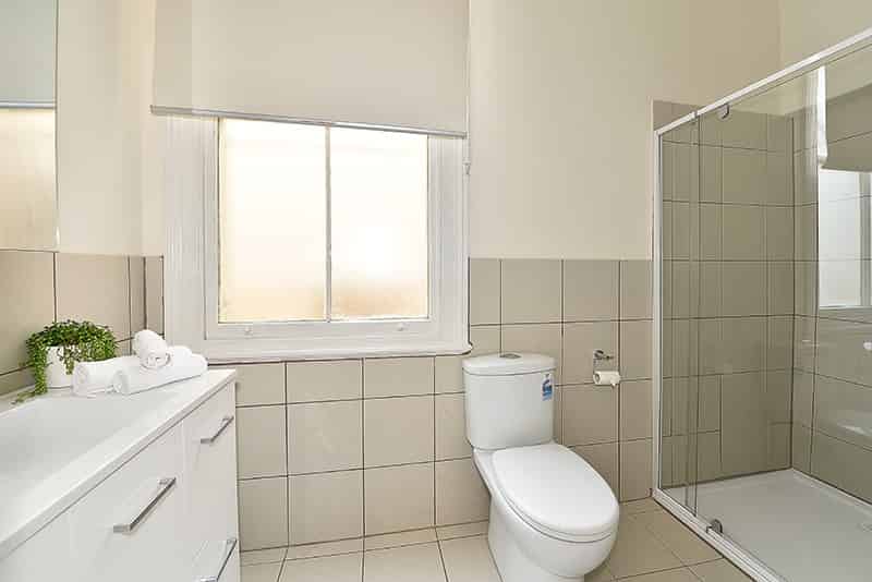 206 Drummond St Carlton, Melbourne - Melbourne, Victoria, Australia - Room 2 - Bathroom