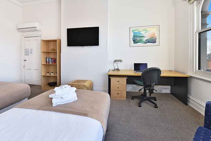 Room 1 (Non Ensuite) - Bedroom?w=400&h=260&fit=crop&q=40&auto=format&trim=auto