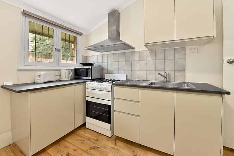 Common Area?w=400&h=260&fit=crop&q=40&auto=format&trim=auto