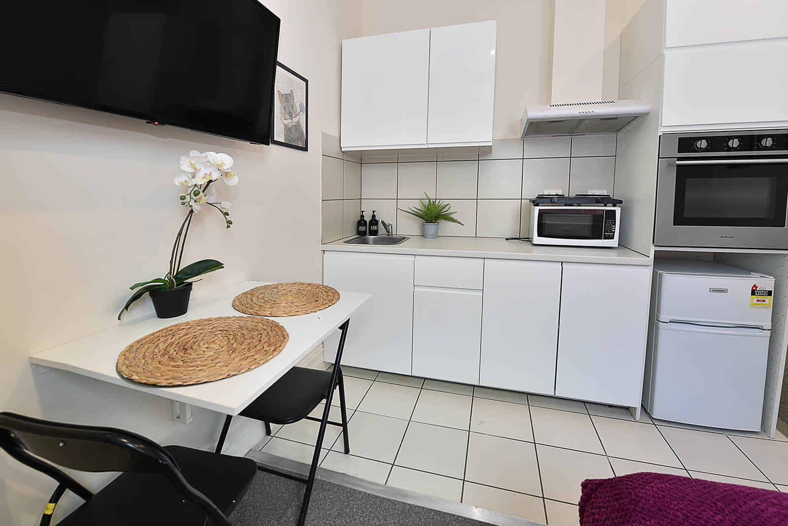 Studio 3 - Bedroom?w=400&h=260&fit=crop&q=40&auto=format&trim=auto