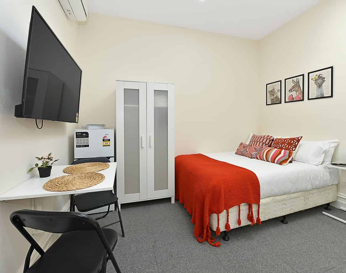 Studio 5 - Kitchen?w=400&h=260&fit=crop&q=40&auto=format&trim=auto