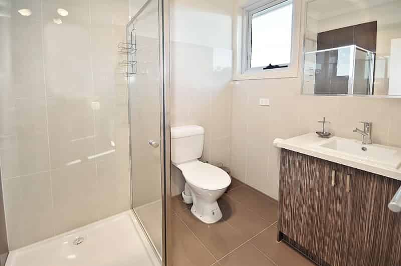 Exterior?w=400&h=260&fit=crop&q=40&auto=format&trim=auto