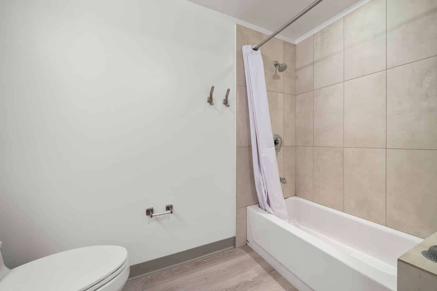 2 Bedroom 2 Bathroom - Kitchen?w=400&h=260&fit=crop&q=40&auto=format&trim=auto