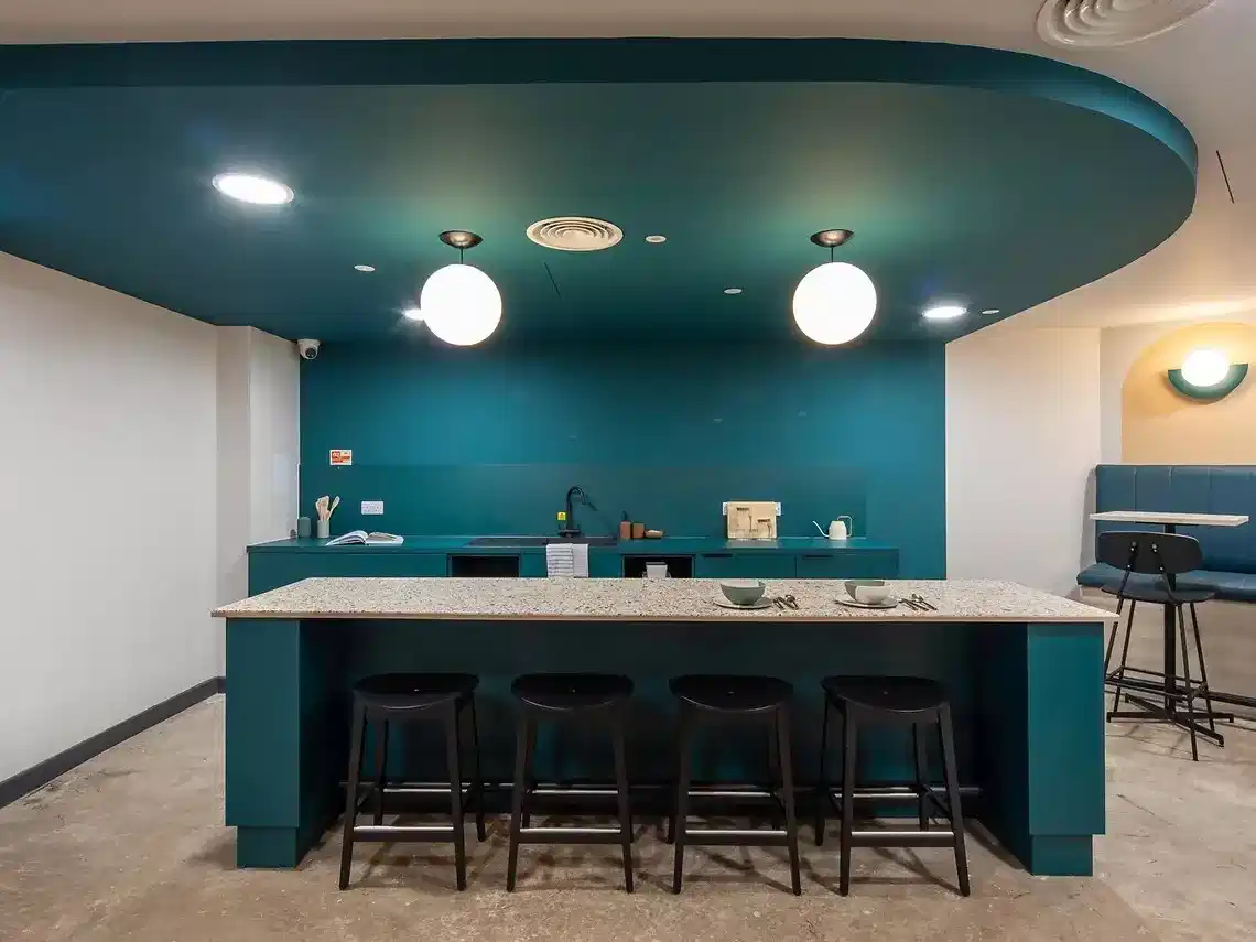 Kitchen?w=400&h=260&fit=crop&q=40&auto=format&trim=auto