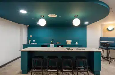 Kitchen?w=400&h=260&fit=crop&q=40&auto=format&trim=auto