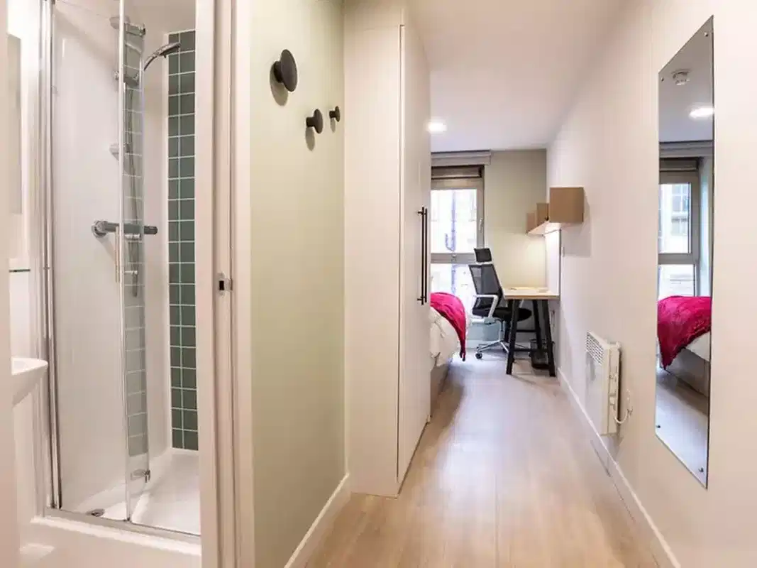 Kitchen?w=400&h=260&fit=crop&q=40&auto=format&trim=auto