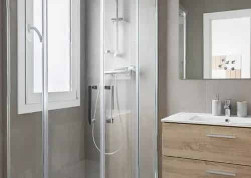 Exterior?w=400&h=260&fit=crop&q=40&auto=format&trim=auto