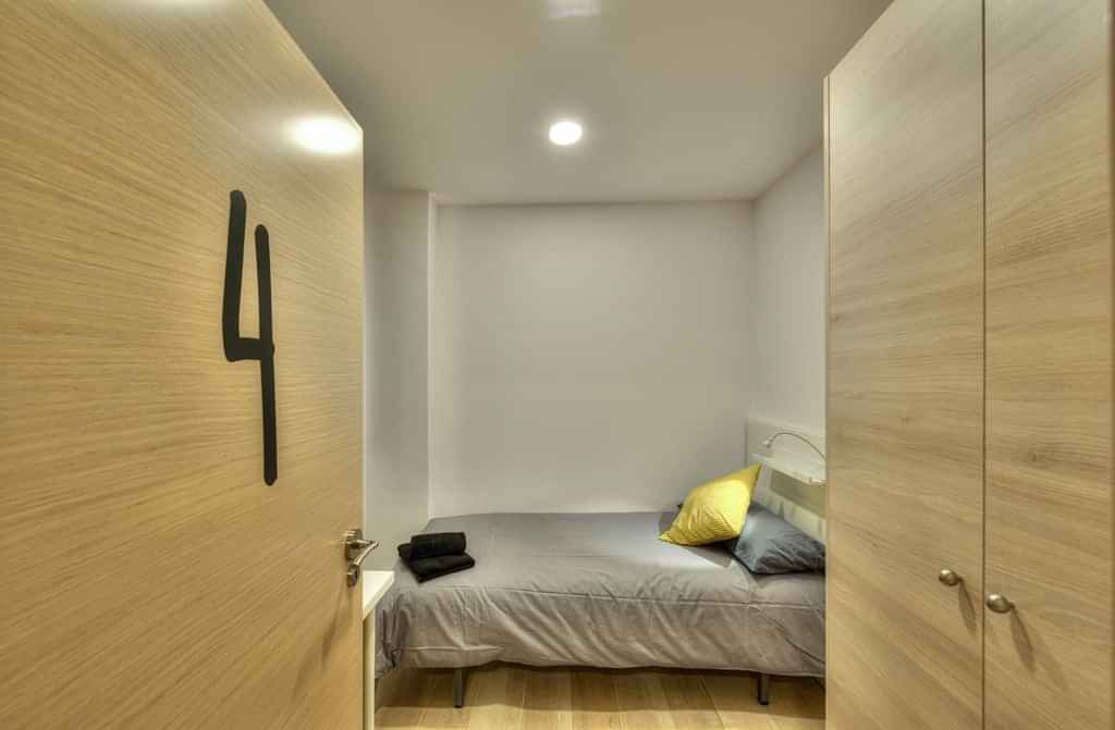 Common Area?w=400&h=260&fit=crop&q=40&auto=format&trim=auto