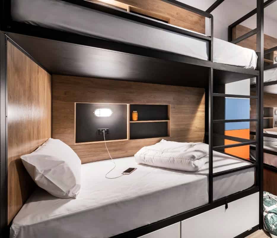 Amenities?w=400&h=260&fit=crop&q=40&auto=format&trim=auto