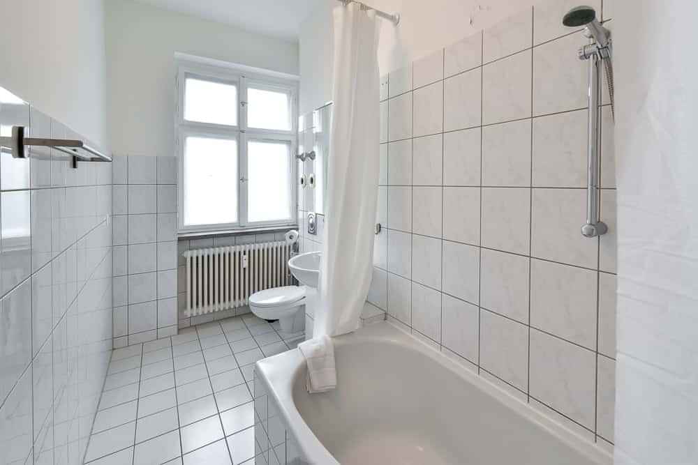 Gubenerstraße 52A, Berlin - Berlin, Germany - Bathroom