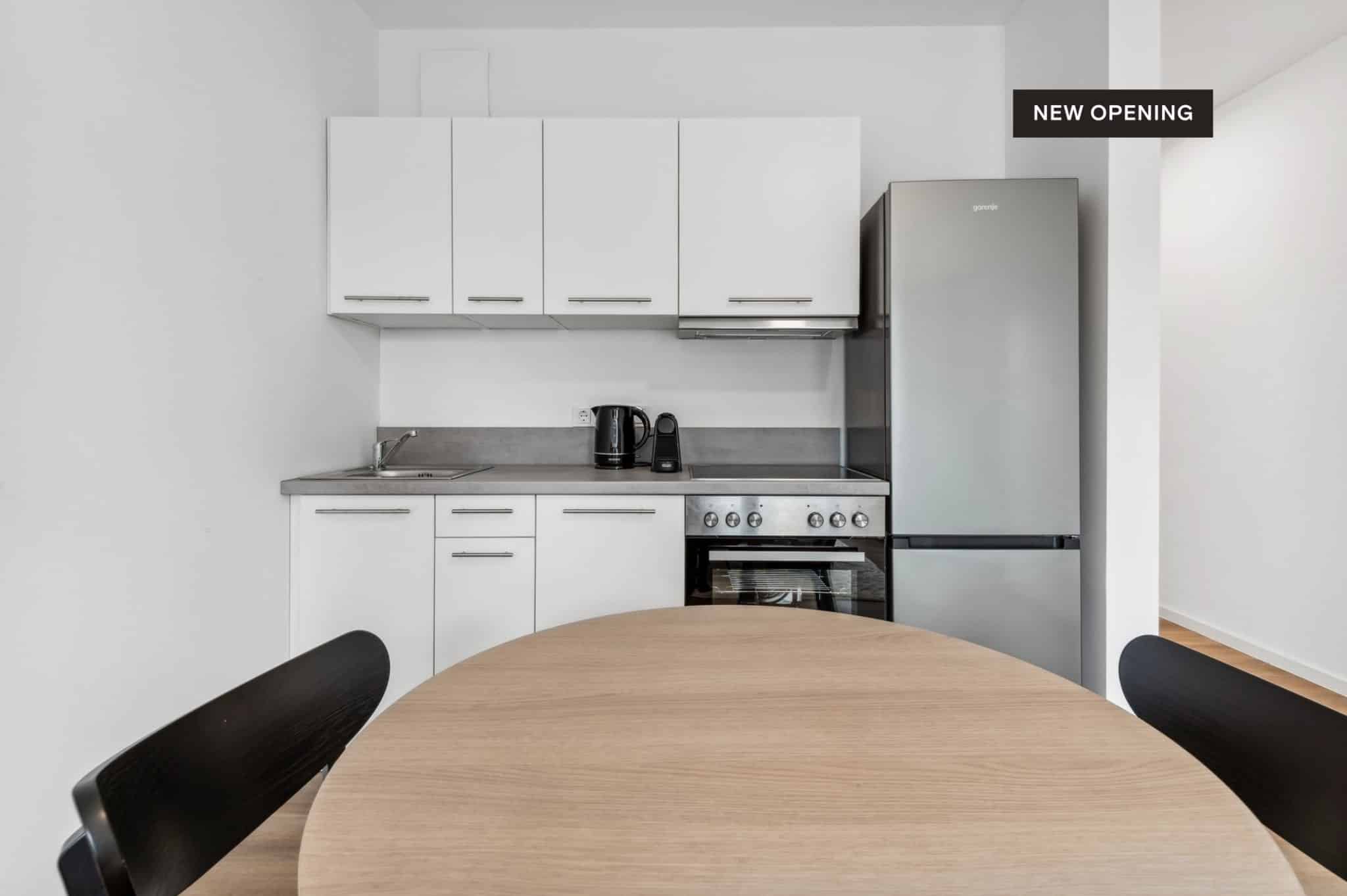 Bedroom?w=400&h=260&fit=crop&q=40&auto=format&trim=auto