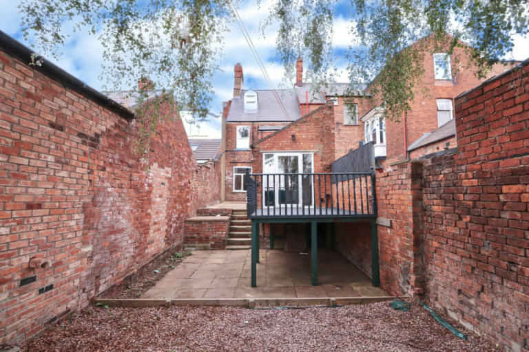 Room in a 5 Bedroom Apartment, 99 Monks Road, Lincoln LN2 5HS - Lincoln, England, United Kingdom - Exterior