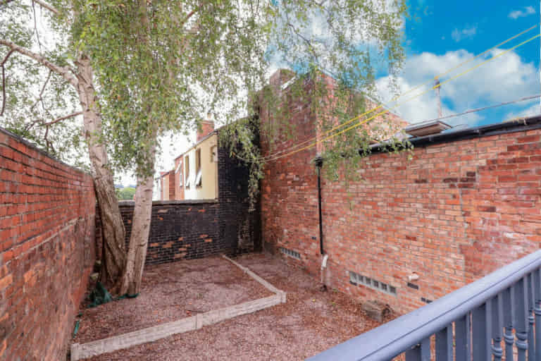 Room in a 5 Bedroom Apartment, 99 Monks Road, Lincoln LN2 5HS - Lincoln, England, United Kingdom - Exterior