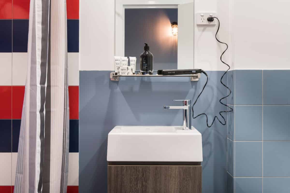 Amenities?w=400&h=260&fit=crop&q=40&auto=format&trim=auto