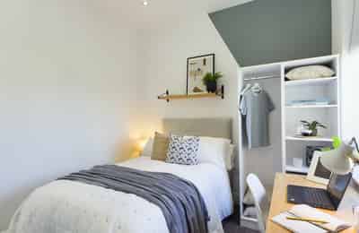 Room in a 4 Bedroom Apartment, 7 Westbourne Grove, Lincoln LN1 1RP - Lincoln, England, United Kingdom - Bedroom 2 - Bedroom