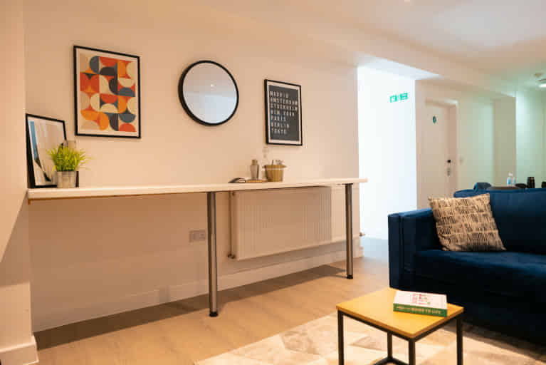 Room in a 4 Bedroom Apartment, 119 Canwick Road, Lincoln LN5 8EY - Lincoln, England, United Kingdom - Amenities