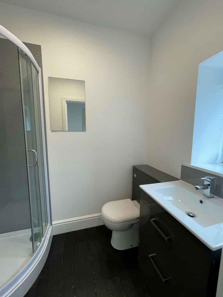 Room in a 2 Bedroom Apartment, 20 G Portland Street, Lincoln LN5 7JX - Lincoln, England, United Kingdom - Bedroom 1  - Bathroom