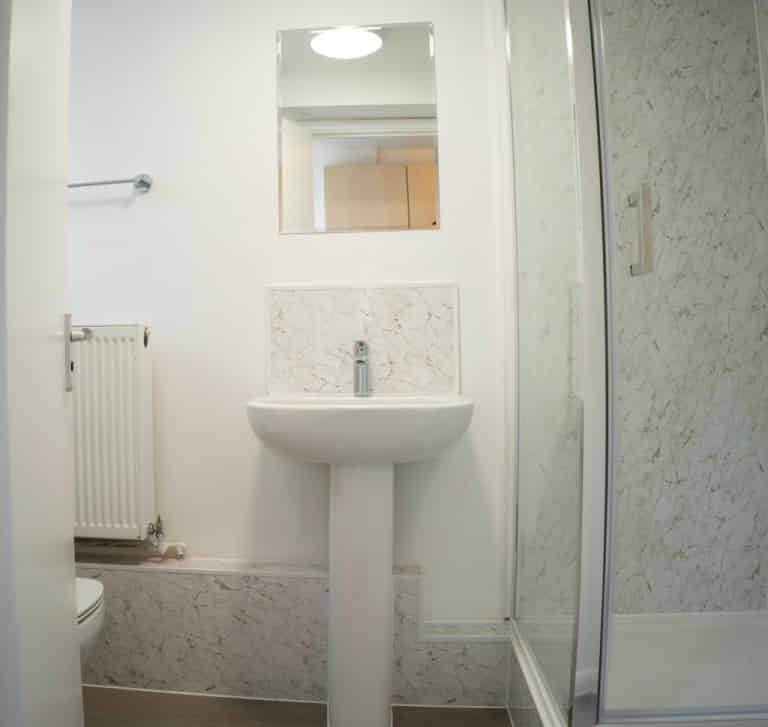 Room in a 7 Bedroom Apartment, 64B Monson Street, Lincoln LN5 7SB - Lincoln, England, United Kingdom - Bedroom 1  - Bathroom