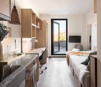 Amenities?w=400&h=260&fit=crop&q=40&auto=format&trim=auto