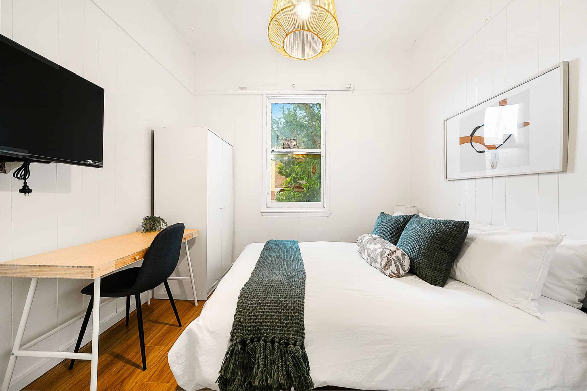 Kitchen?w=400&h=260&fit=crop&q=40&auto=format&trim=auto