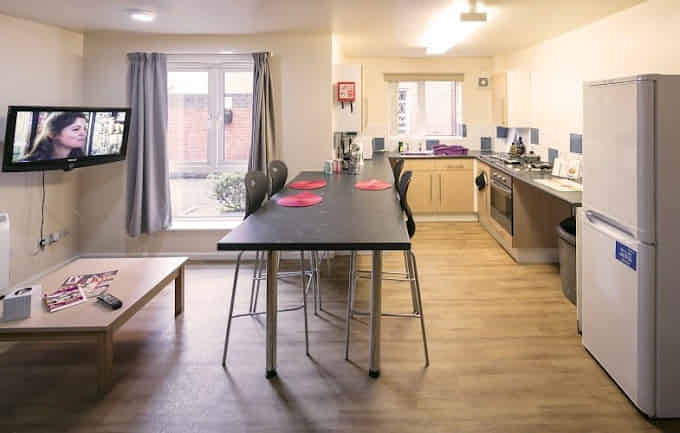 Bedroom 1  - Bedroom?w=400&h=260&fit=crop&q=40&auto=format&trim=auto