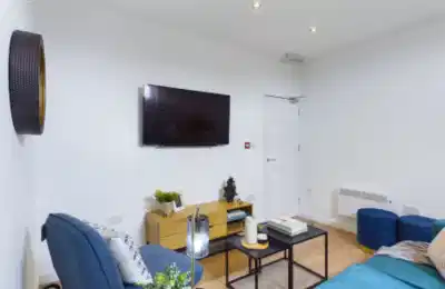 128 Uttoxeter New Road, Derby - Derby, England, United Kingdom - Amenities