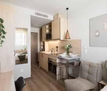 Common Area?w=400&h=260&fit=crop&q=40&auto=format&trim=auto