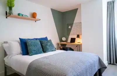 7 Bedroom House - Bedroom?w=400&h=260&fit=crop&q=40&auto=format&trim=auto