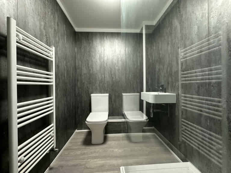 Room in a 7 Bedroom Apartment, 132 Uttoxeter New Road, Derby DE22 3JB - Derby, England, United Kingdom - Bedroom 2 - Bathroom