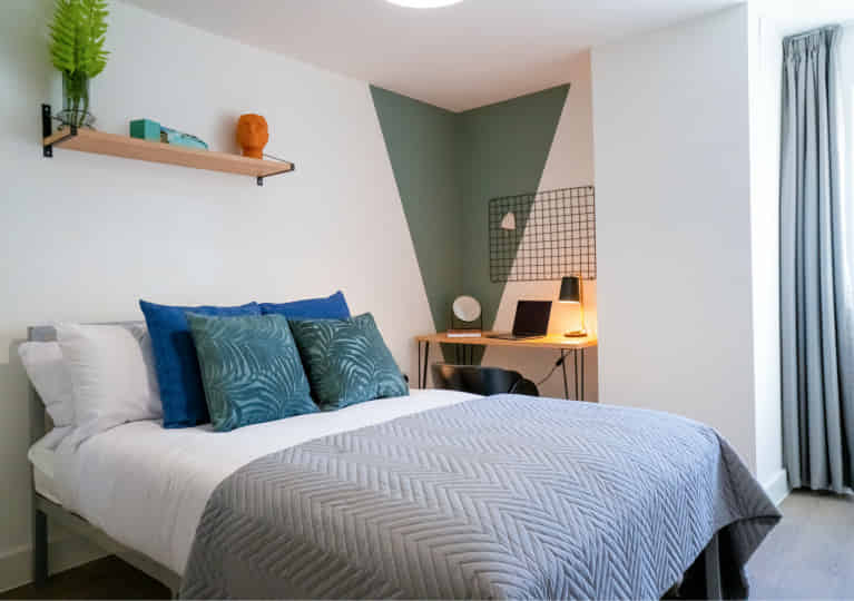 Room in a 7 Bedroom Apartment, 132 Uttoxeter New Road, Derby DE22 3JB - Derby, England, United Kingdom - Bedroom 2 - Bedroom