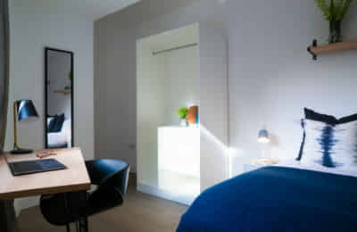 Common Area?w=400&h=260&fit=crop&q=40&auto=format&trim=auto