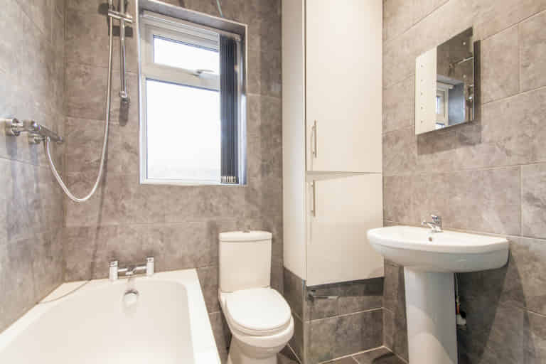 Room in a 7 Bedroom Apartment, 1 Coulston Road, Lancaster LA1 3AD - Lancaster, England, United Kingdom - Bedroom 2 - Bathroom