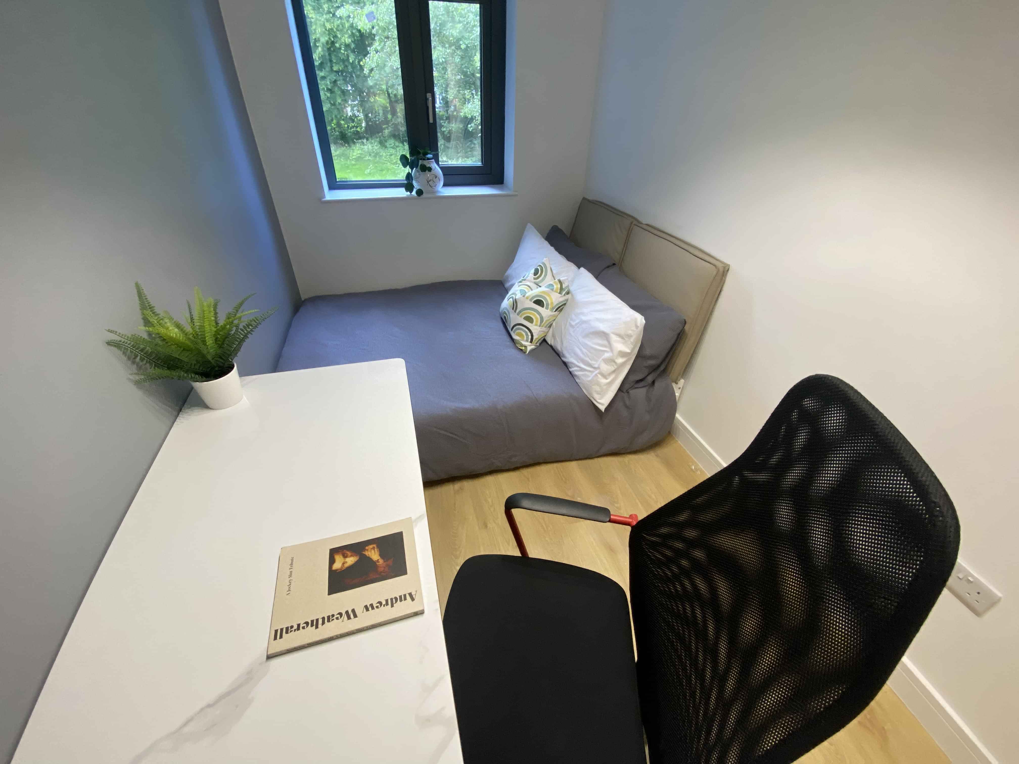 Kitchen?w=400&h=260&fit=crop&q=40&auto=format&trim=auto