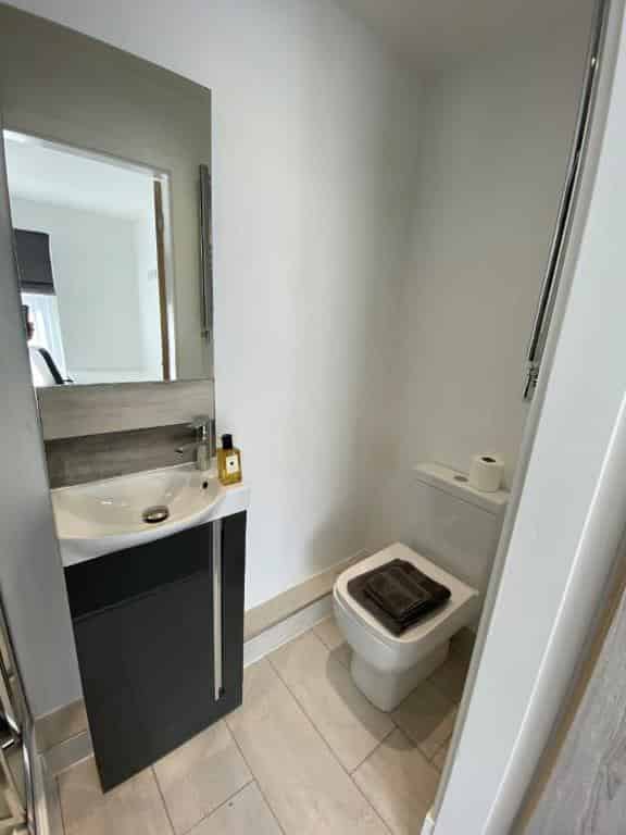 Kitchen?w=400&h=260&fit=crop&q=40&auto=format&trim=auto