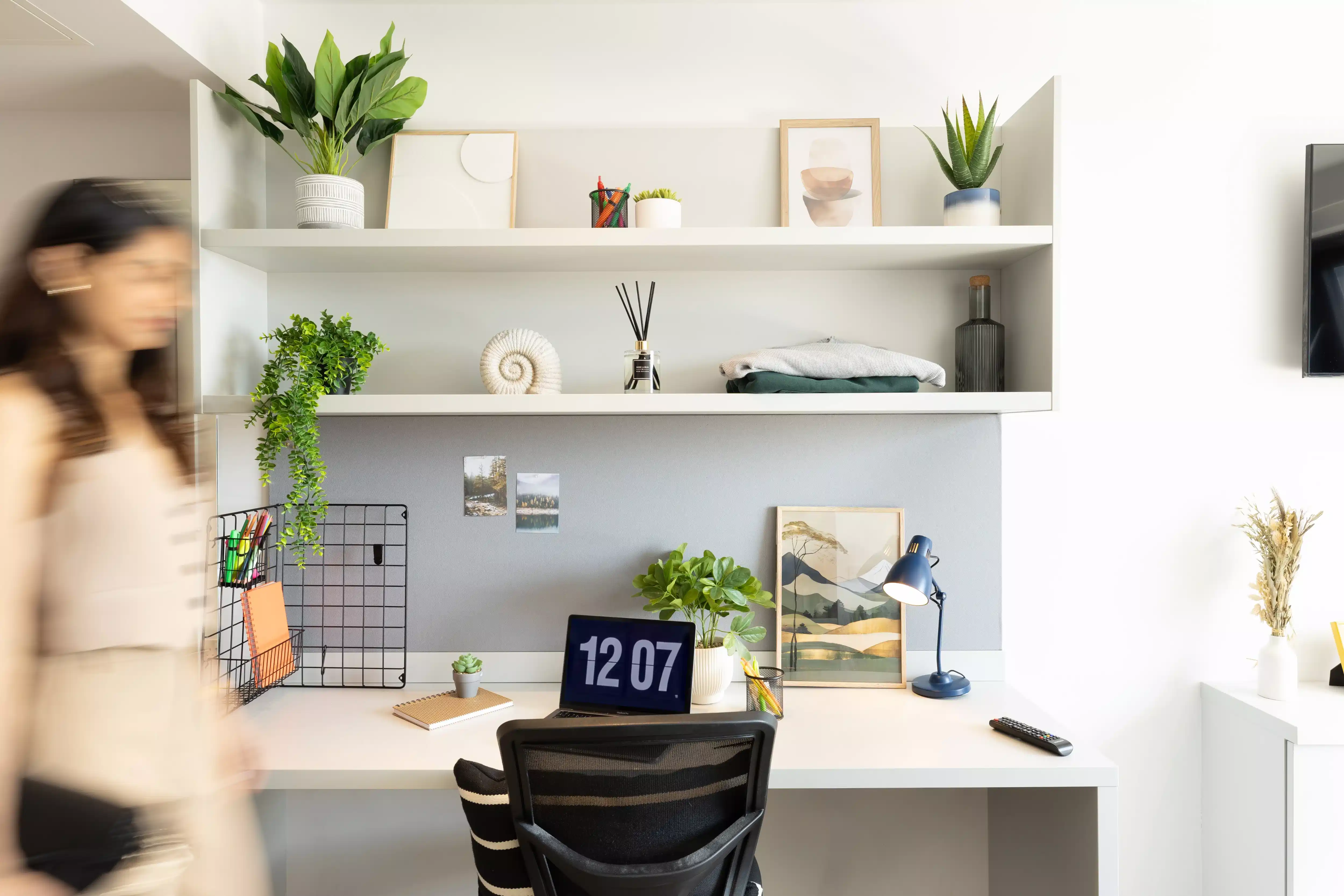 Common Area?w=400&h=260&fit=crop&q=40&auto=format&trim=auto