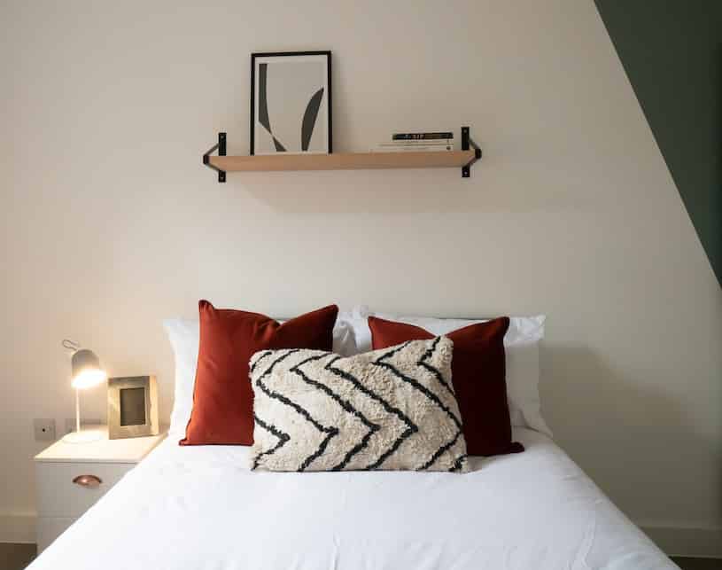 Bedroom 2 - Amenities?w=400&h=260&fit=crop&q=40&auto=format&trim=auto